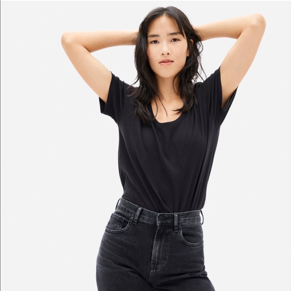 Everlane Air Scoopneck Tee
